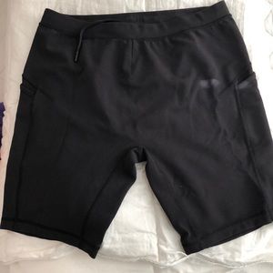 Lululemon cycling shorts (large)
